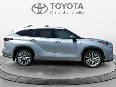 2025 Toyota Highlander Hybrid Platinum