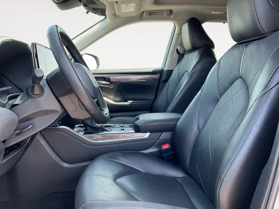 2025 Toyota Highlander Hybrid Platinum
