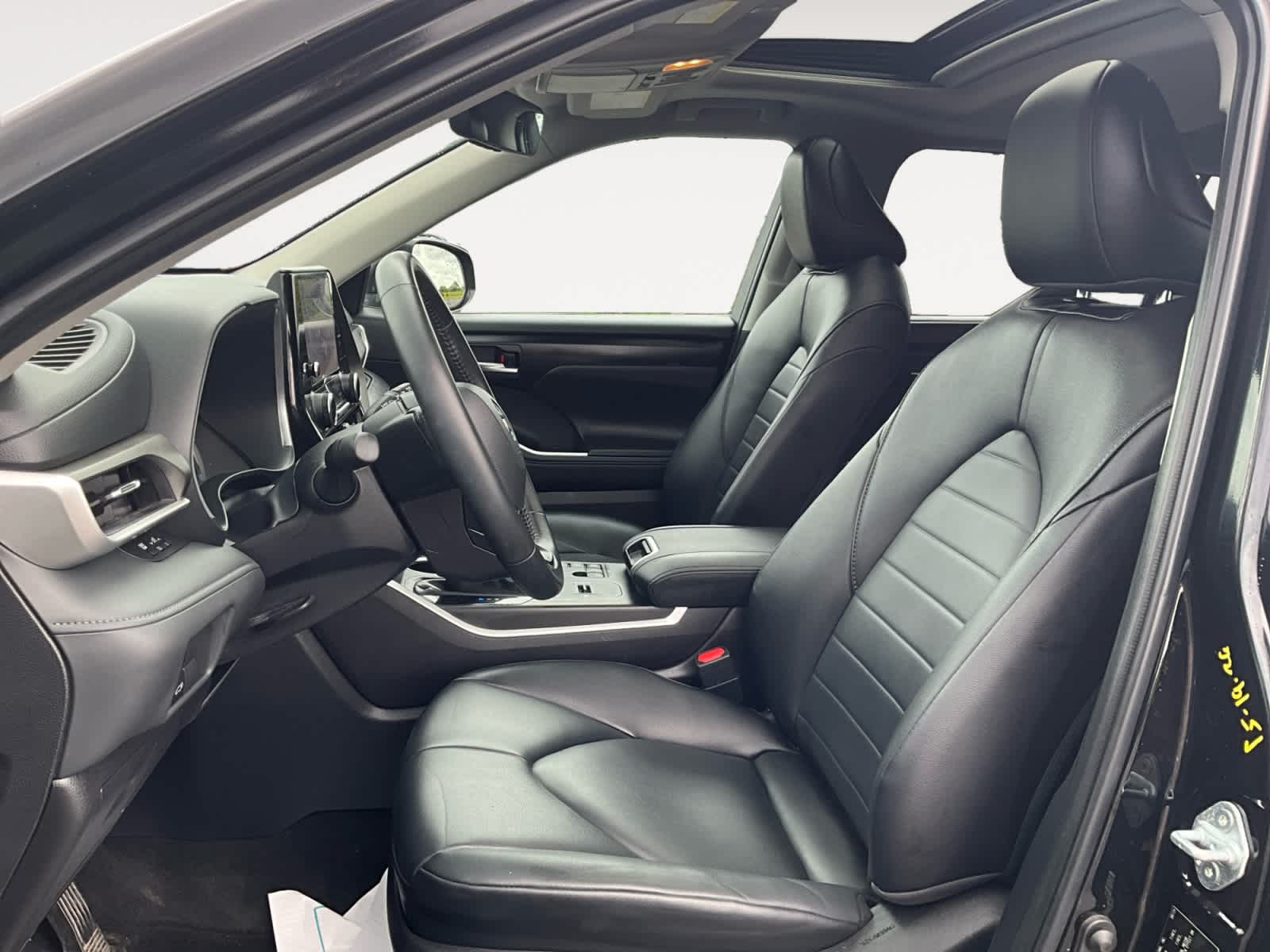 2024 Toyota Highlander Hybrid XLE