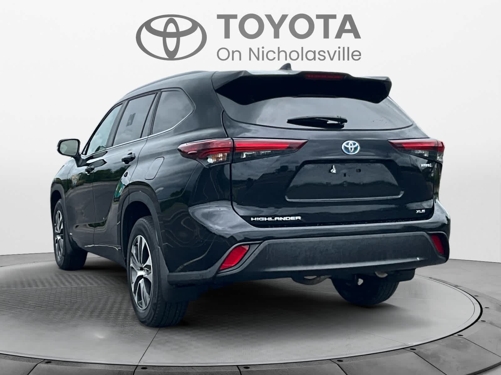 2024 Toyota Highlander Hybrid XLE