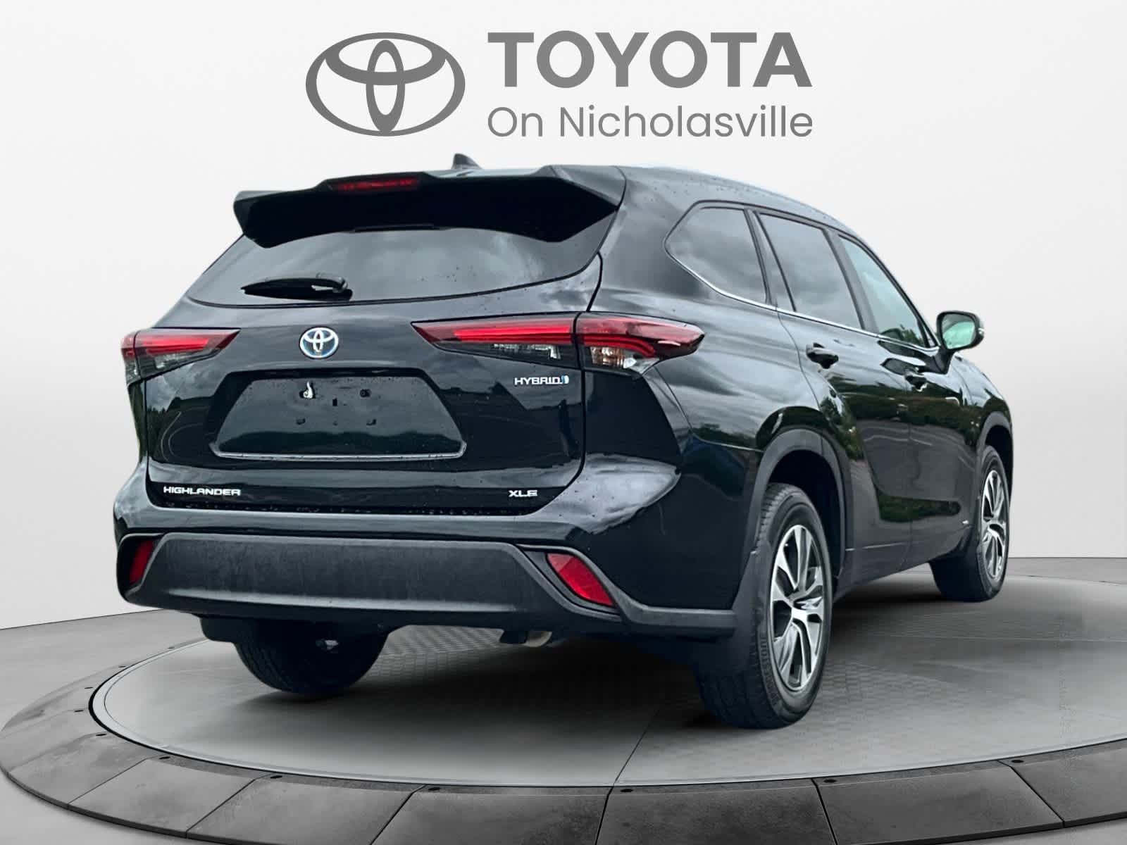 2024 Toyota Highlander Hybrid XLE