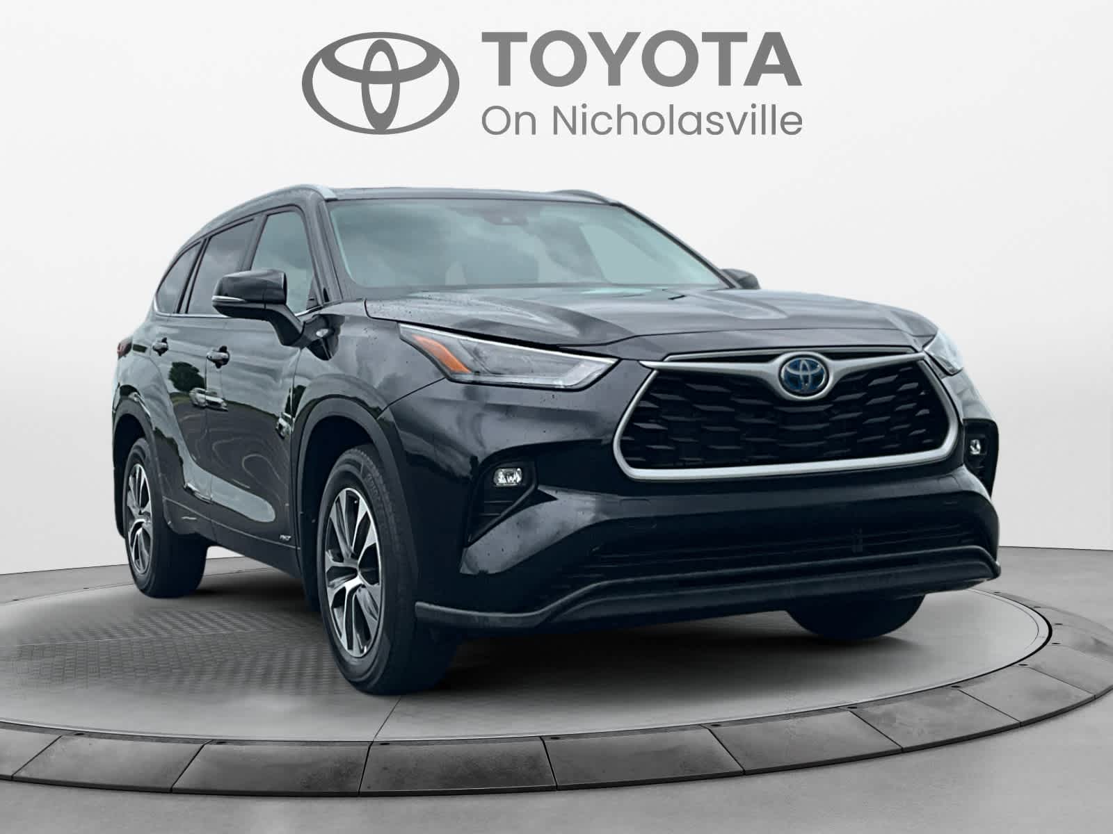 2024 Toyota Highlander Hybrid XLE