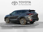 2024 Toyota Highlander Hybrid XLE