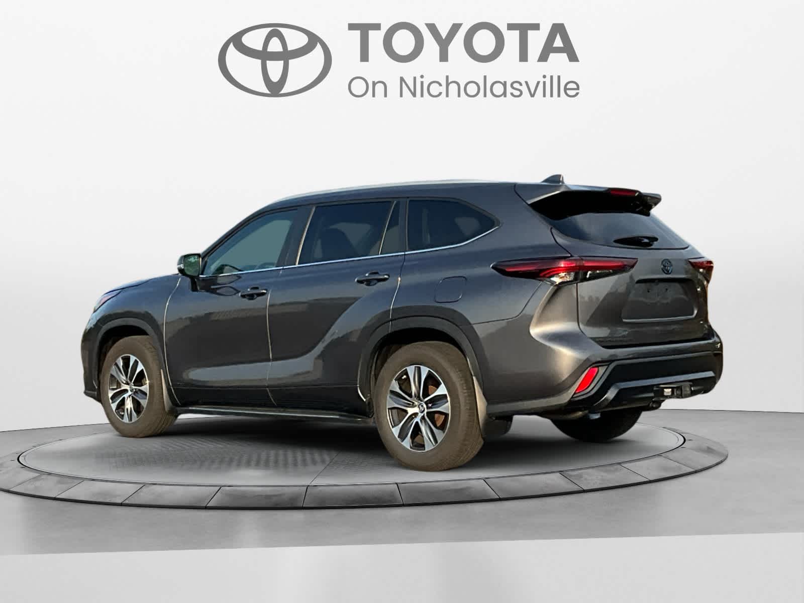 2024 Toyota Highlander Hybrid XLE