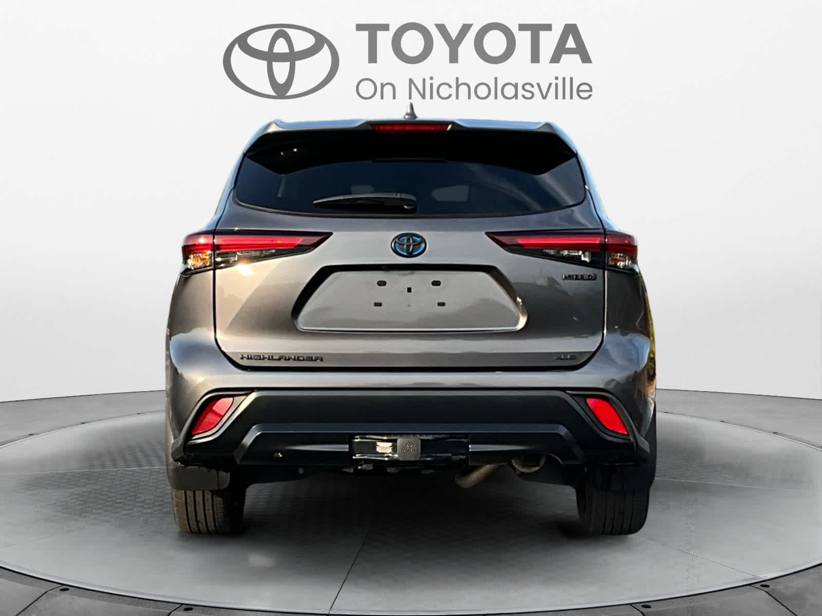 2024 Toyota Highlander Hybrid XLE