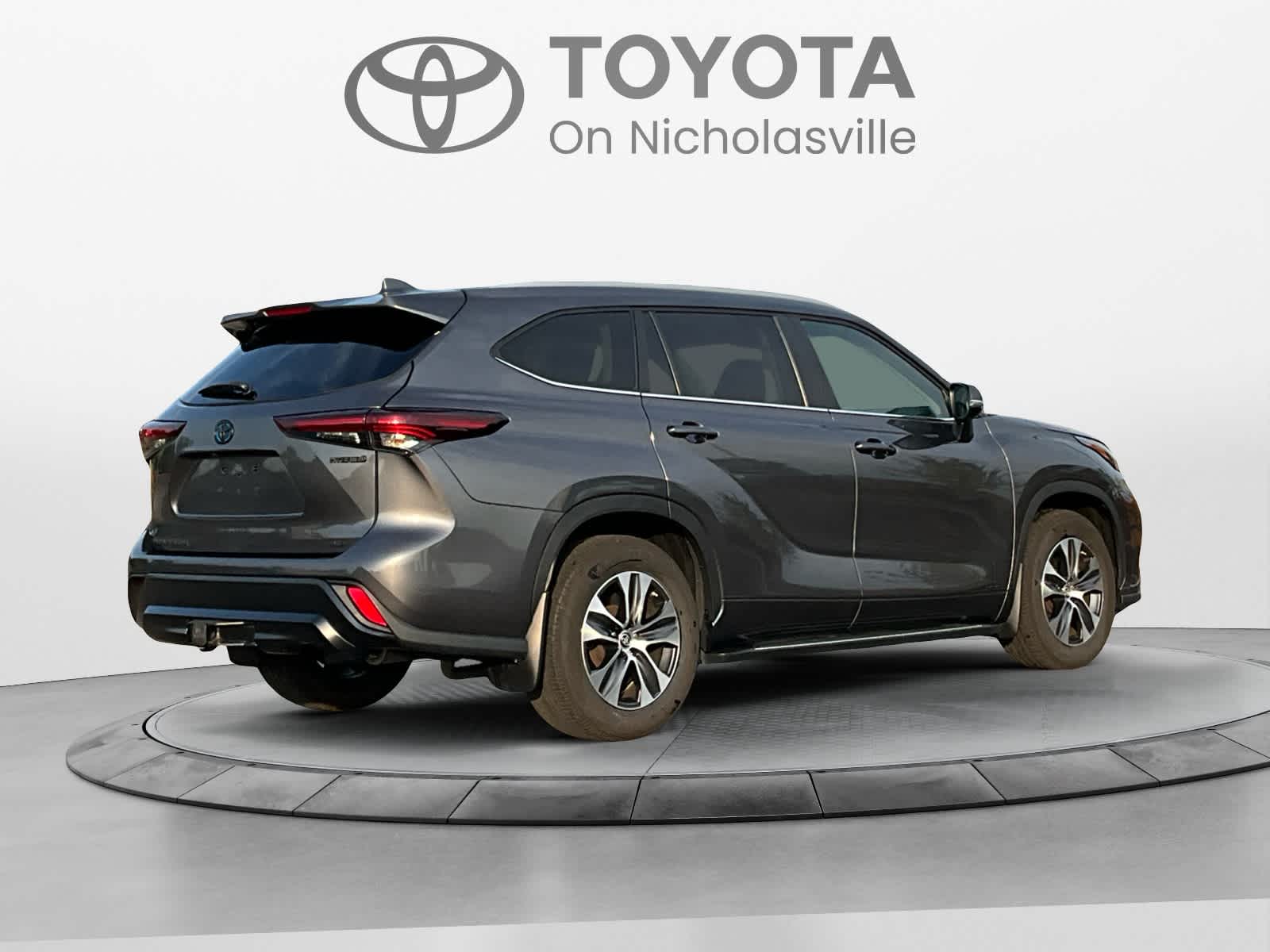 2024 Toyota Highlander Hybrid XLE