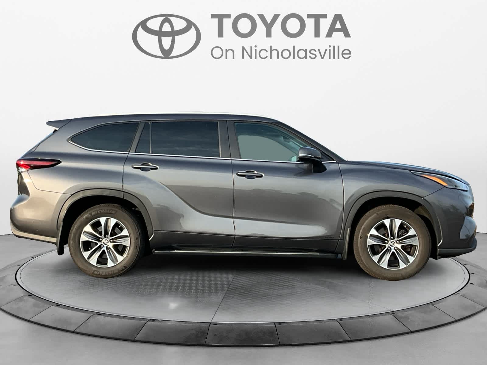 2024 Toyota Highlander Hybrid XLE