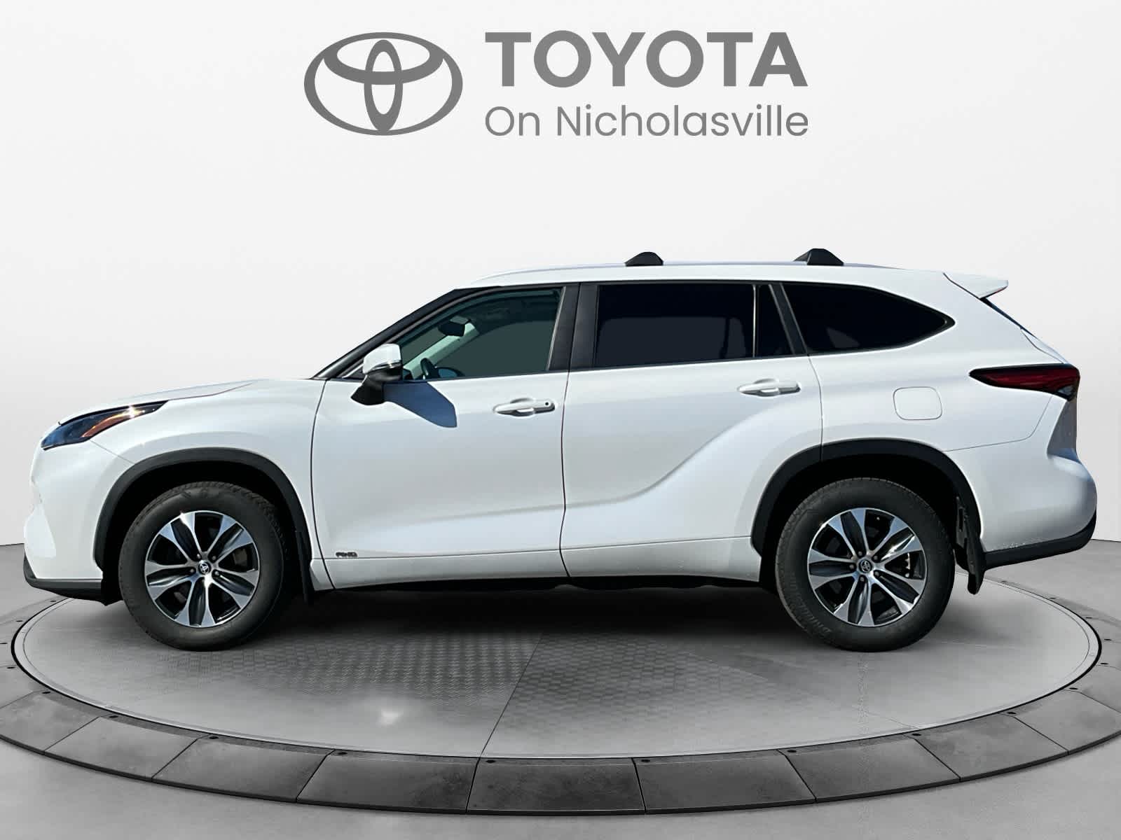 2023 Toyota Highlander Hybrid XLE