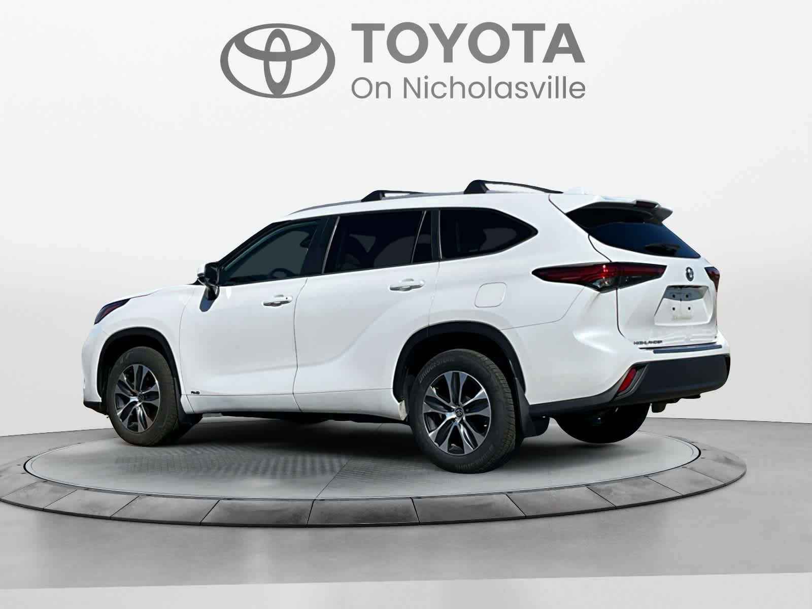 2023 Toyota Highlander Hybrid XLE