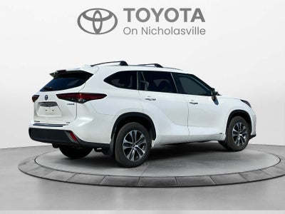 2023 Toyota Highlander Hybrid XLE