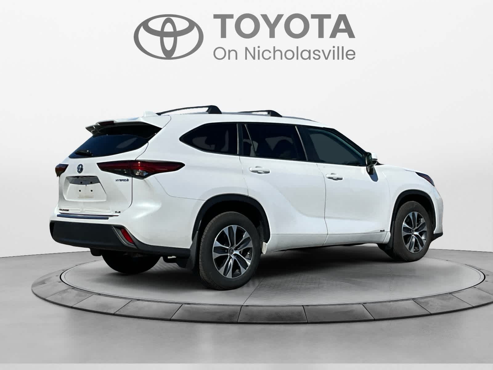 2023 Toyota Highlander Hybrid XLE