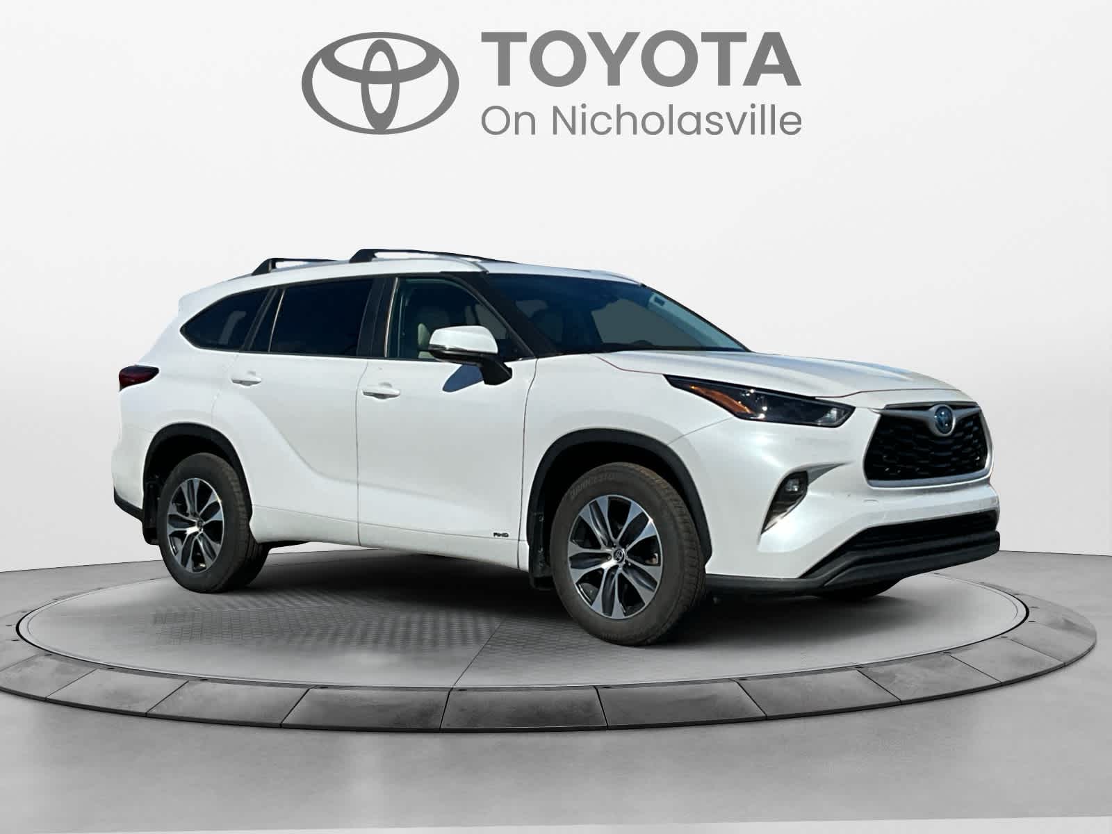 2023 Toyota Highlander Hybrid XLE