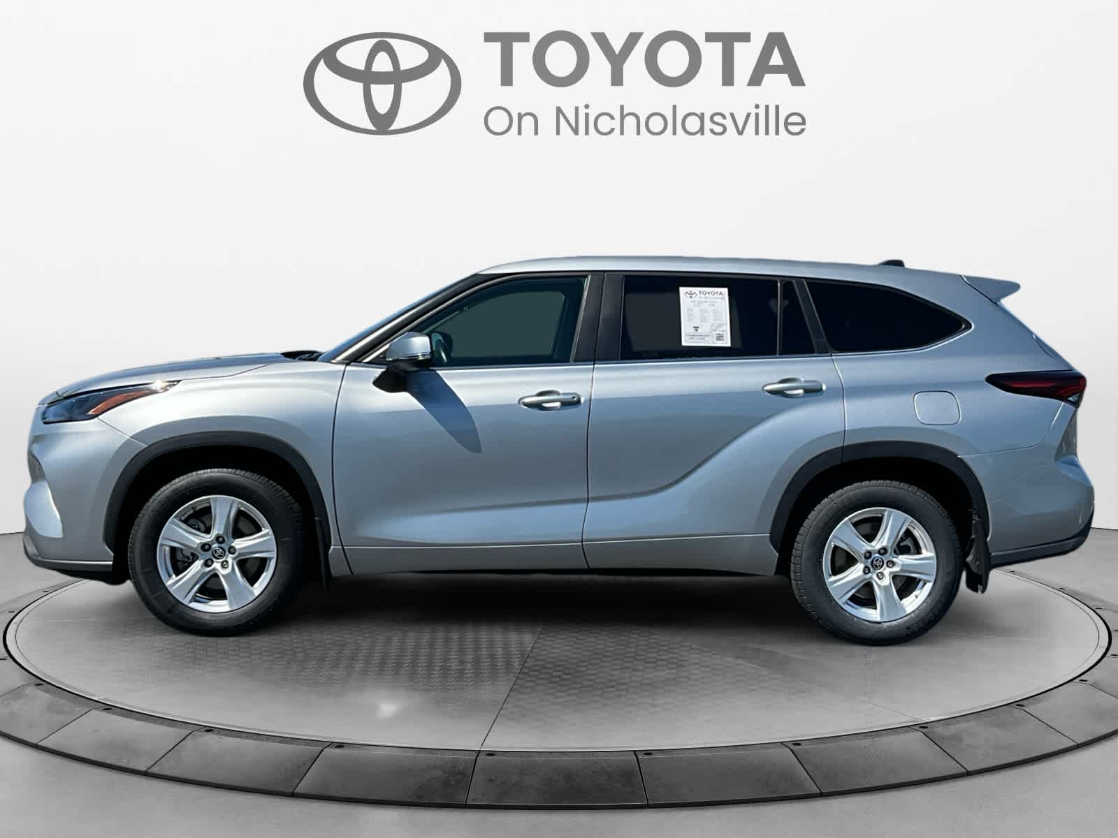 2024 Toyota Highlander LE