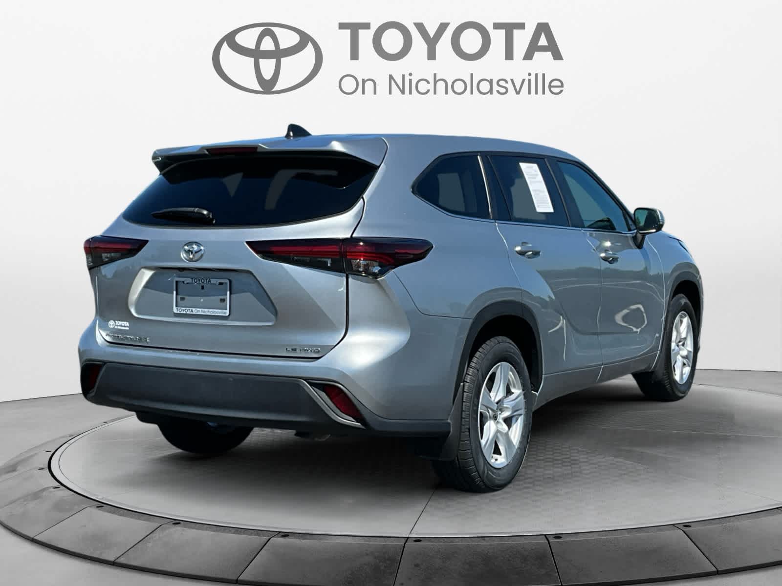 2024 Toyota Highlander LE
