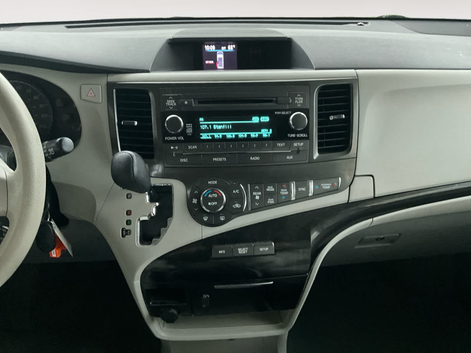 2013 Toyota Sienna LE