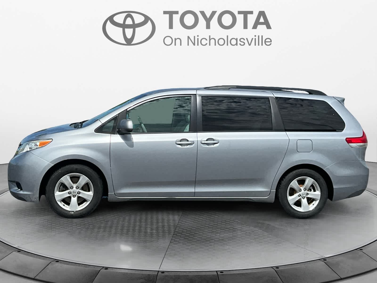 2013 Toyota Sienna LE
