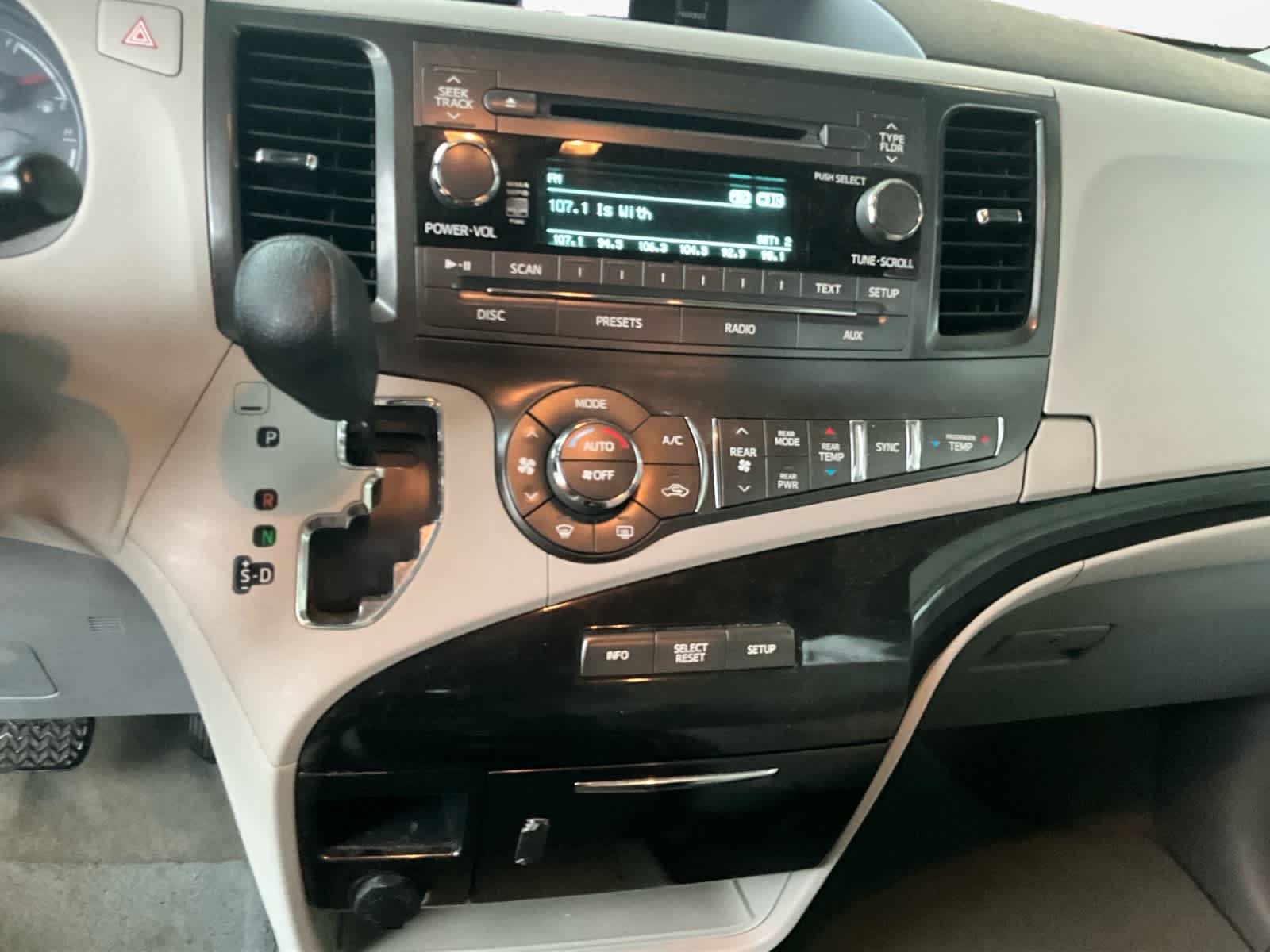 2013 Toyota Sienna LE