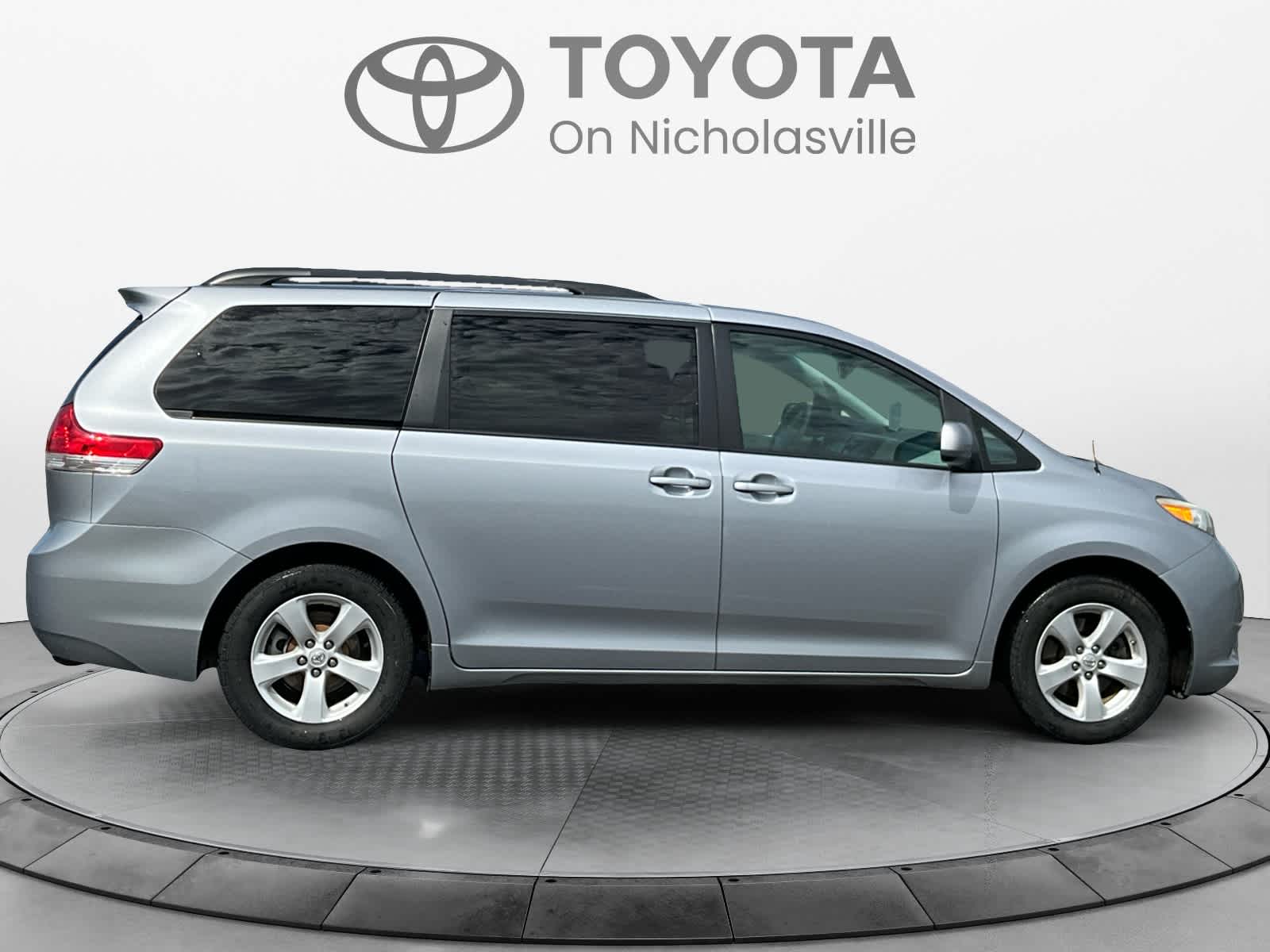 2013 Toyota Sienna LE