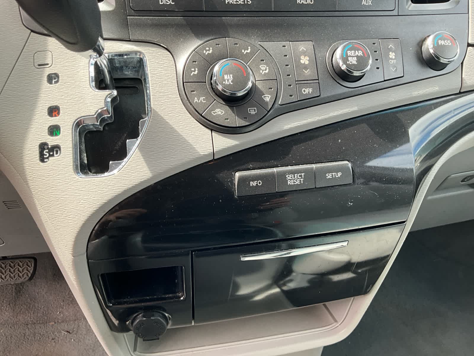 2011 Toyota Sienna LE