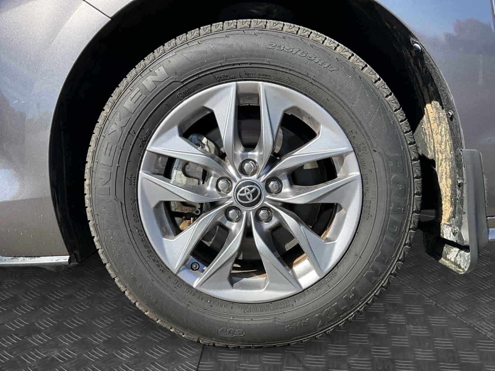 2022 Toyota Sienna LE
