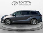 2022 Toyota Sienna LE