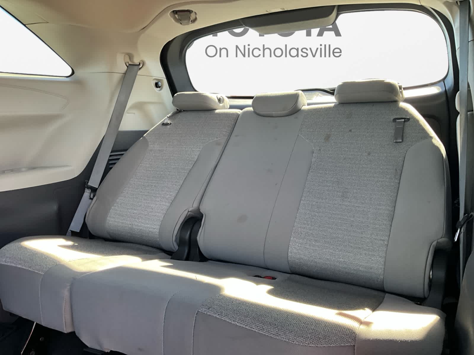 2022 Toyota Sienna LE