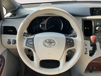 2014 Toyota Sienna XLE