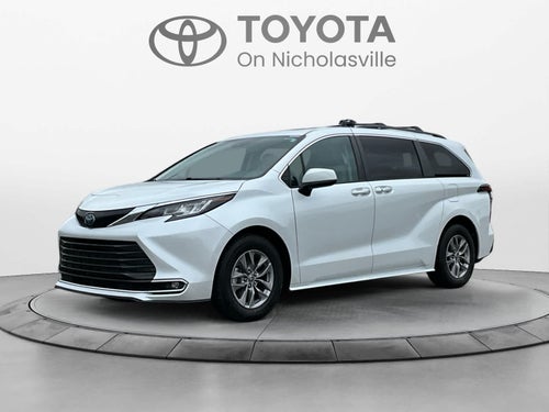 2022 Toyota Sienna XLE