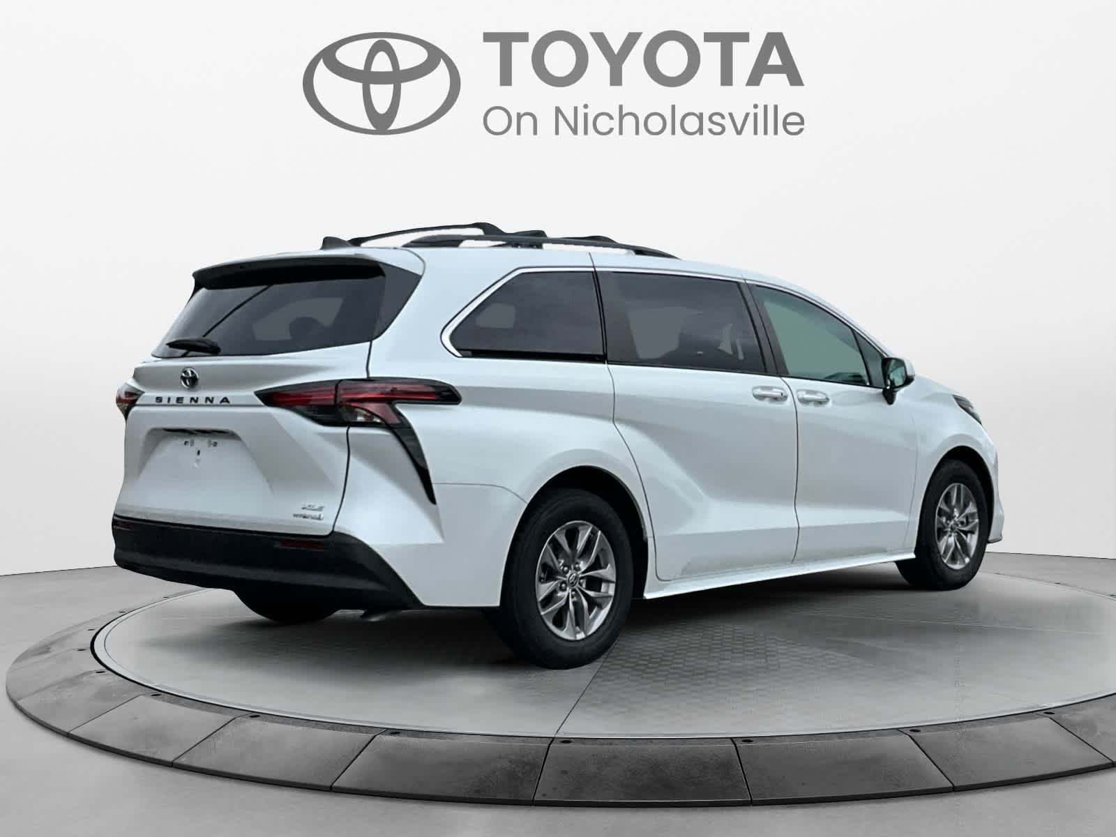 2022 Toyota Sienna XLE