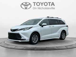2022 Toyota Sienna XLE