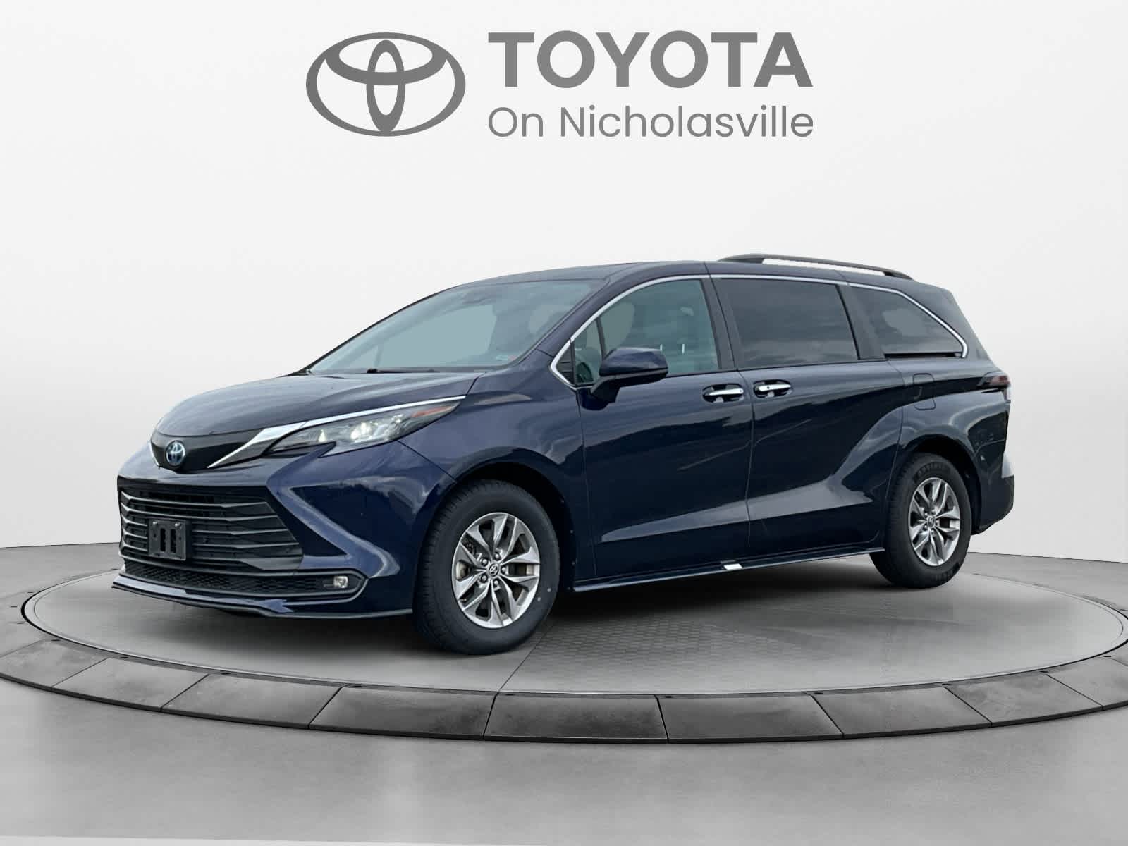 2025 Toyota Sienna XLE
