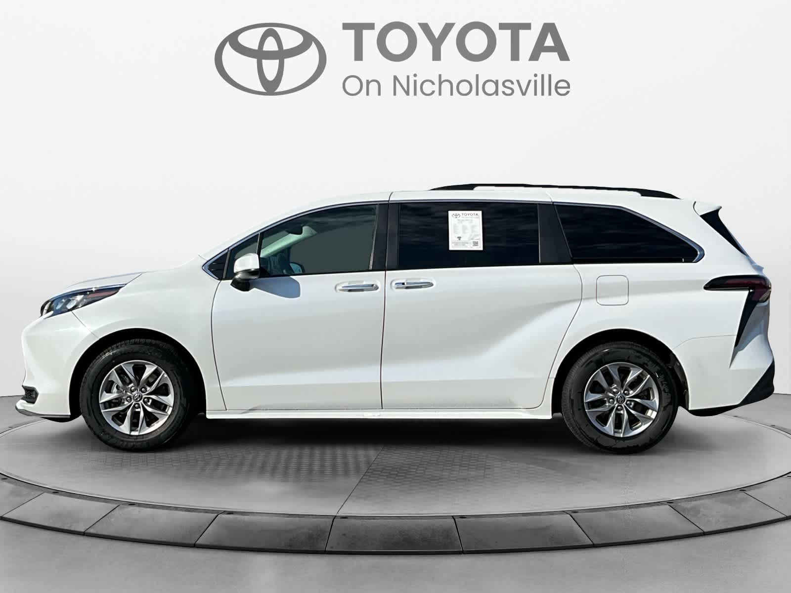 2026 Toyota Sienna XLE