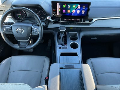 2025 Toyota Sienna XLE