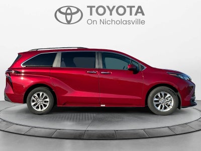 2025 Toyota Sienna XLE