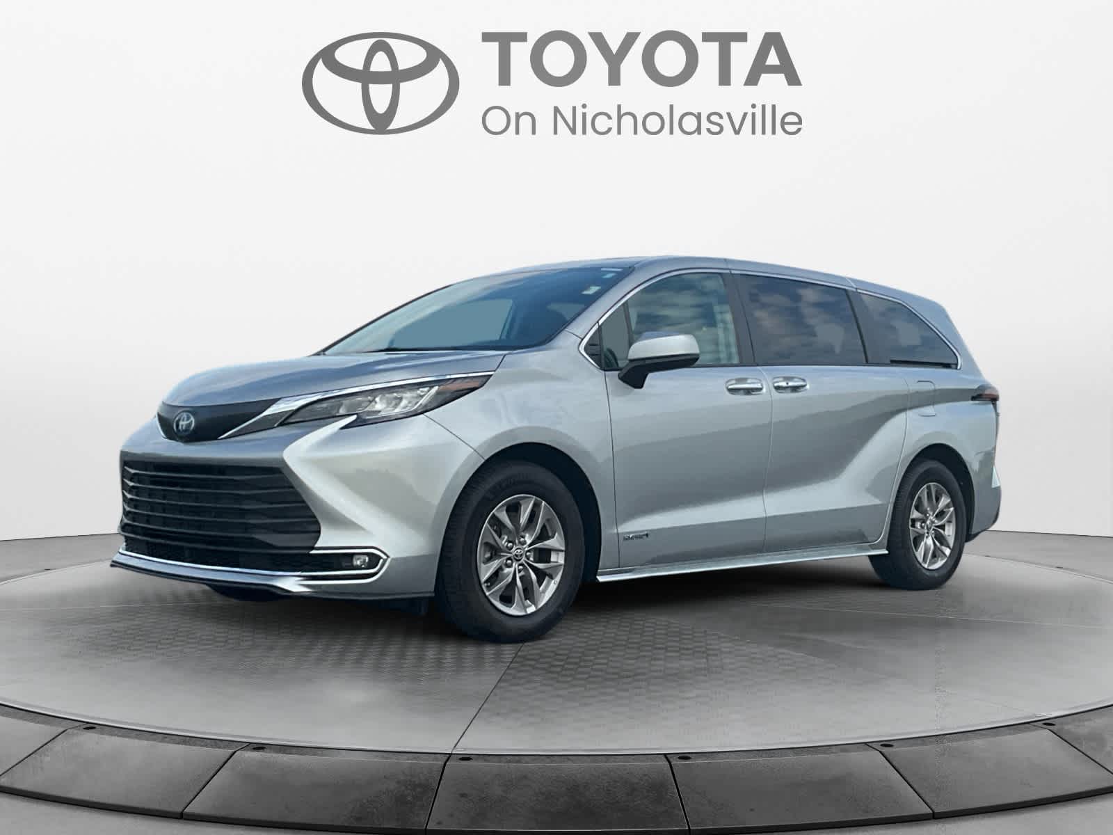 2021 Toyota Sienna XLE