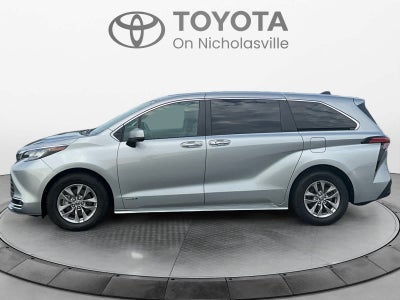 2021 Toyota Sienna XLE