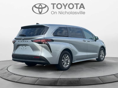 2021 Toyota Sienna XLE