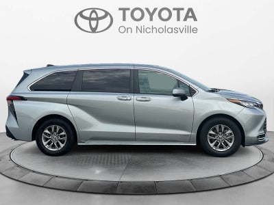 2021 Toyota Sienna XLE