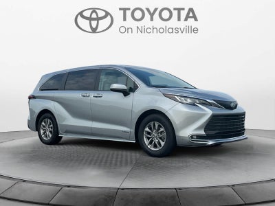 2021 Toyota Sienna XLE