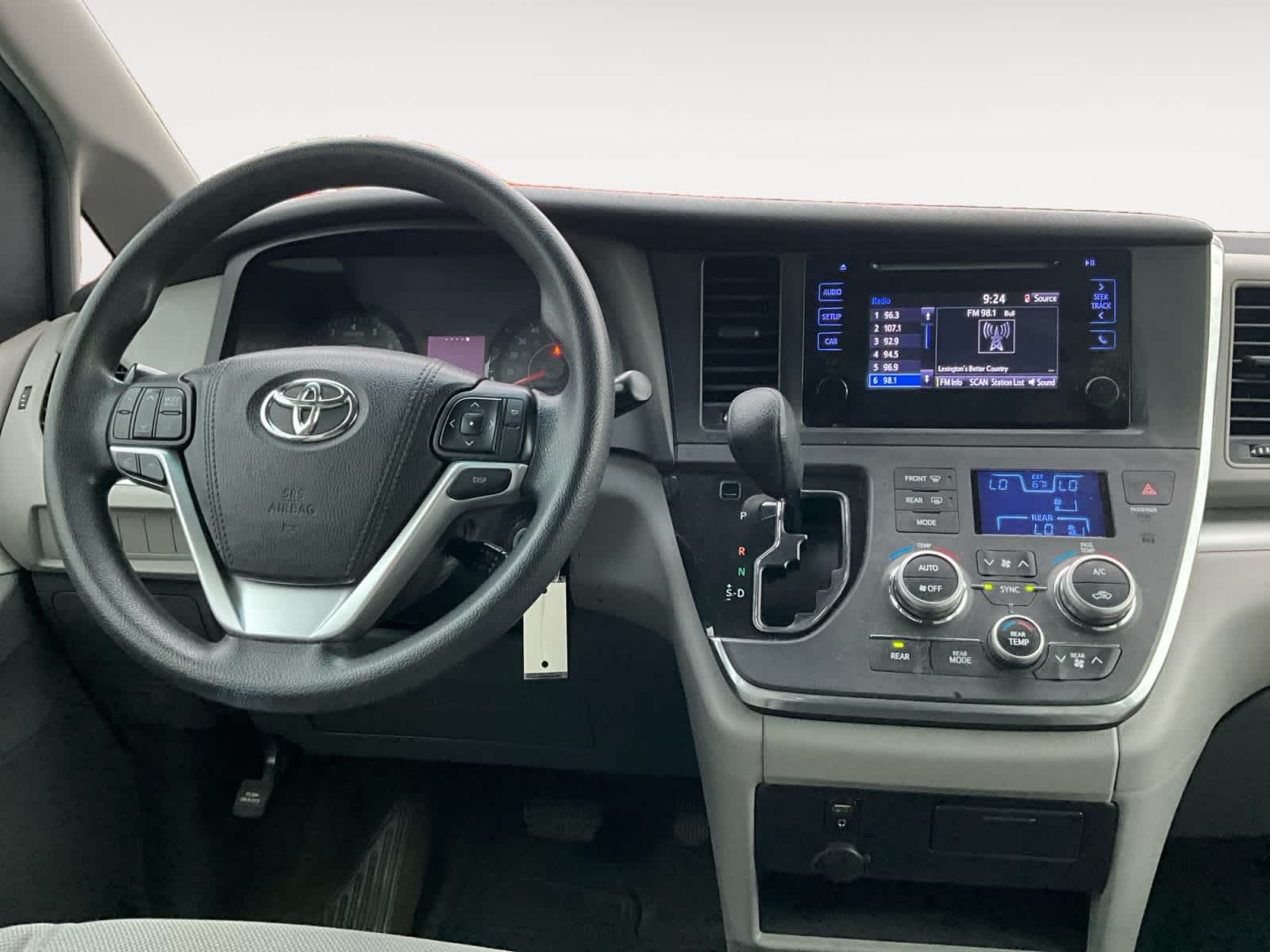 2016 Toyota Sienna L