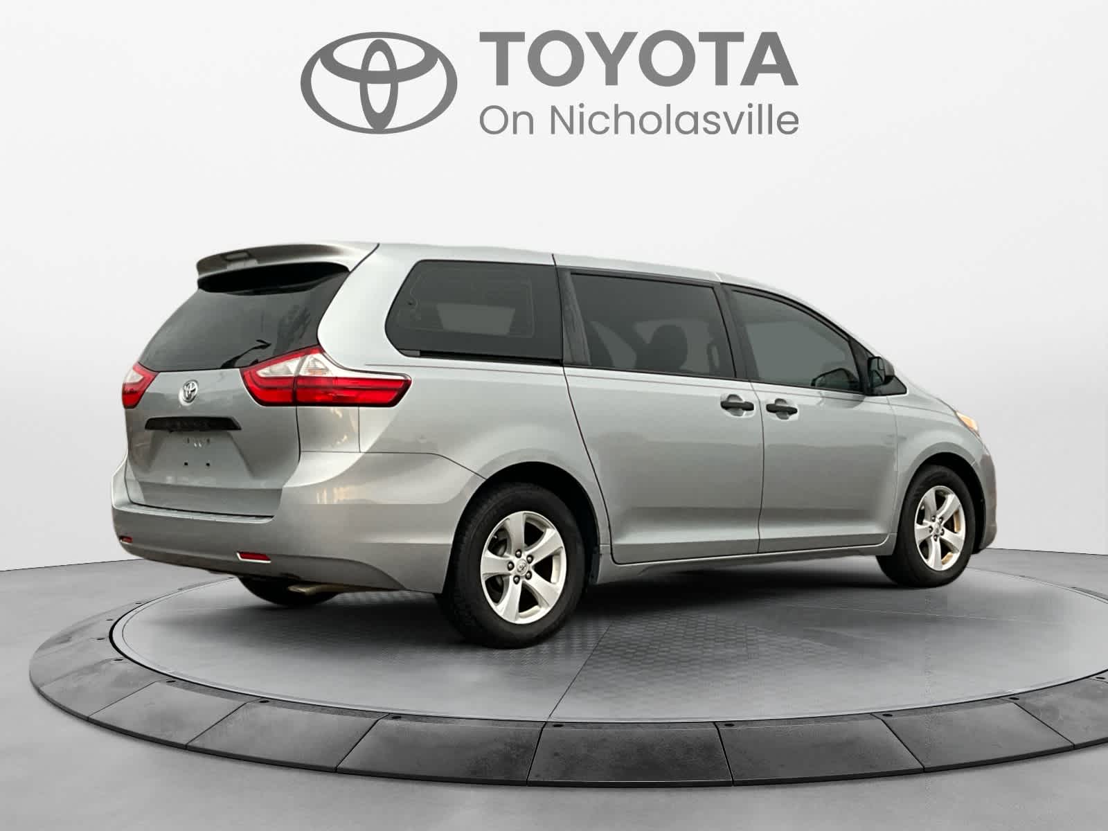 2016 Toyota Sienna L