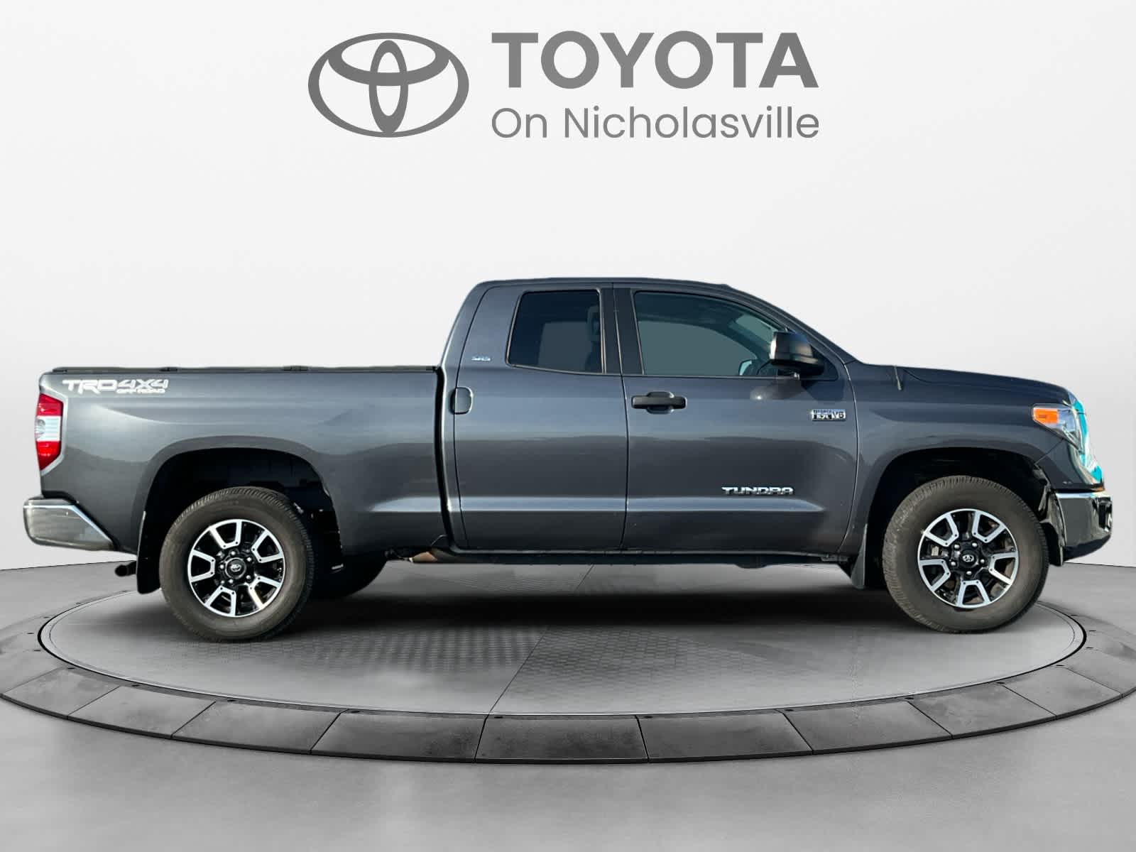 2017 Toyota Tundra SR5