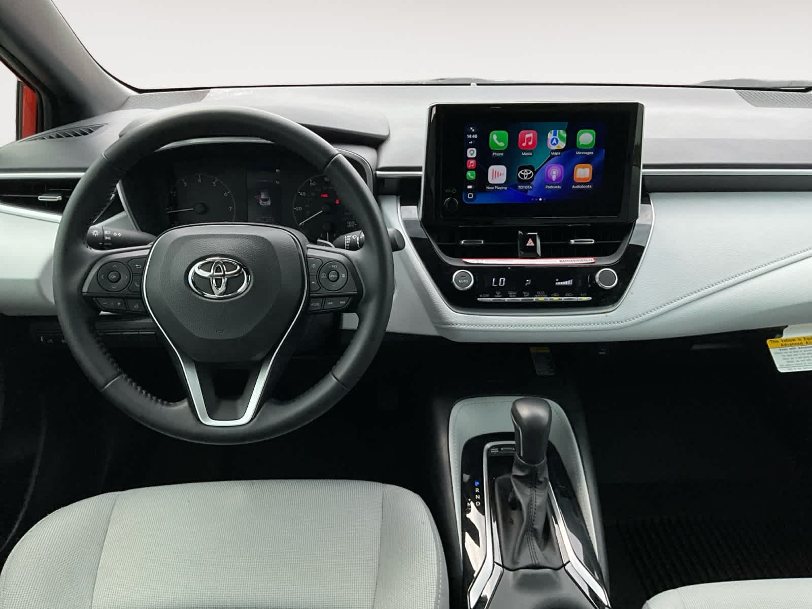 2025 Toyota Corolla Hatchback SE
