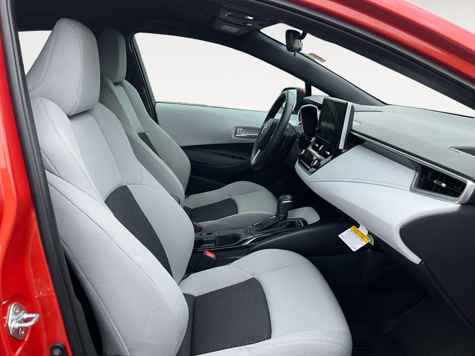 2025 Toyota Corolla Hatchback SE