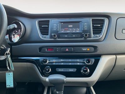 2017 Kia Sedona L