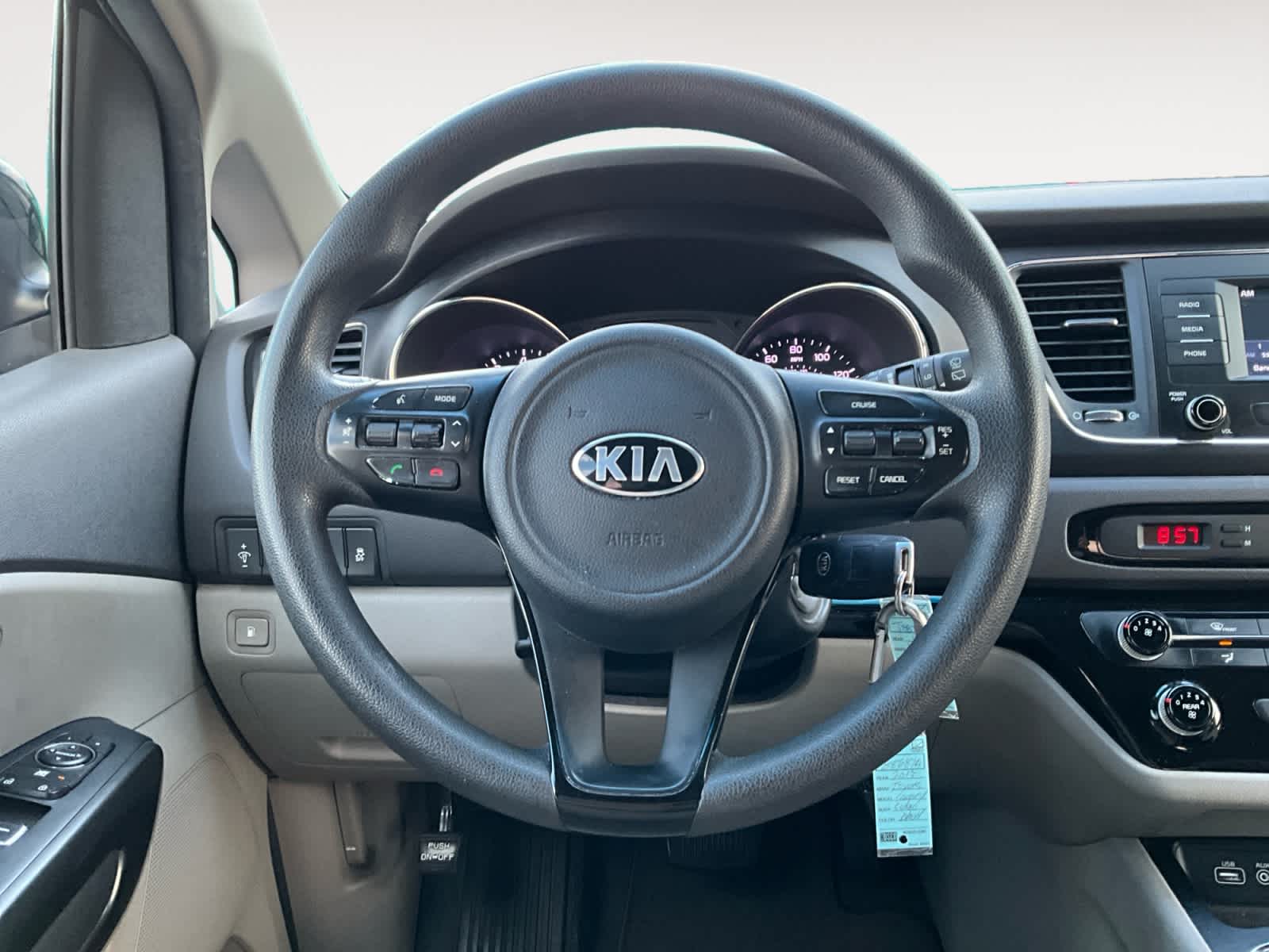 2017 Kia Sedona L