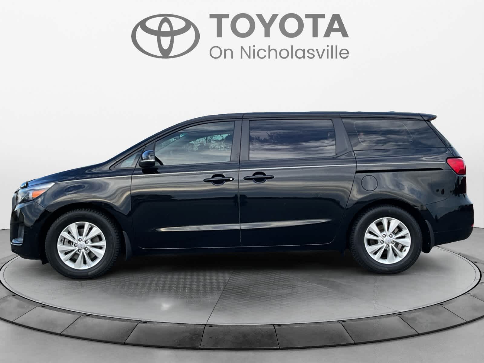 2017 Kia Sedona L