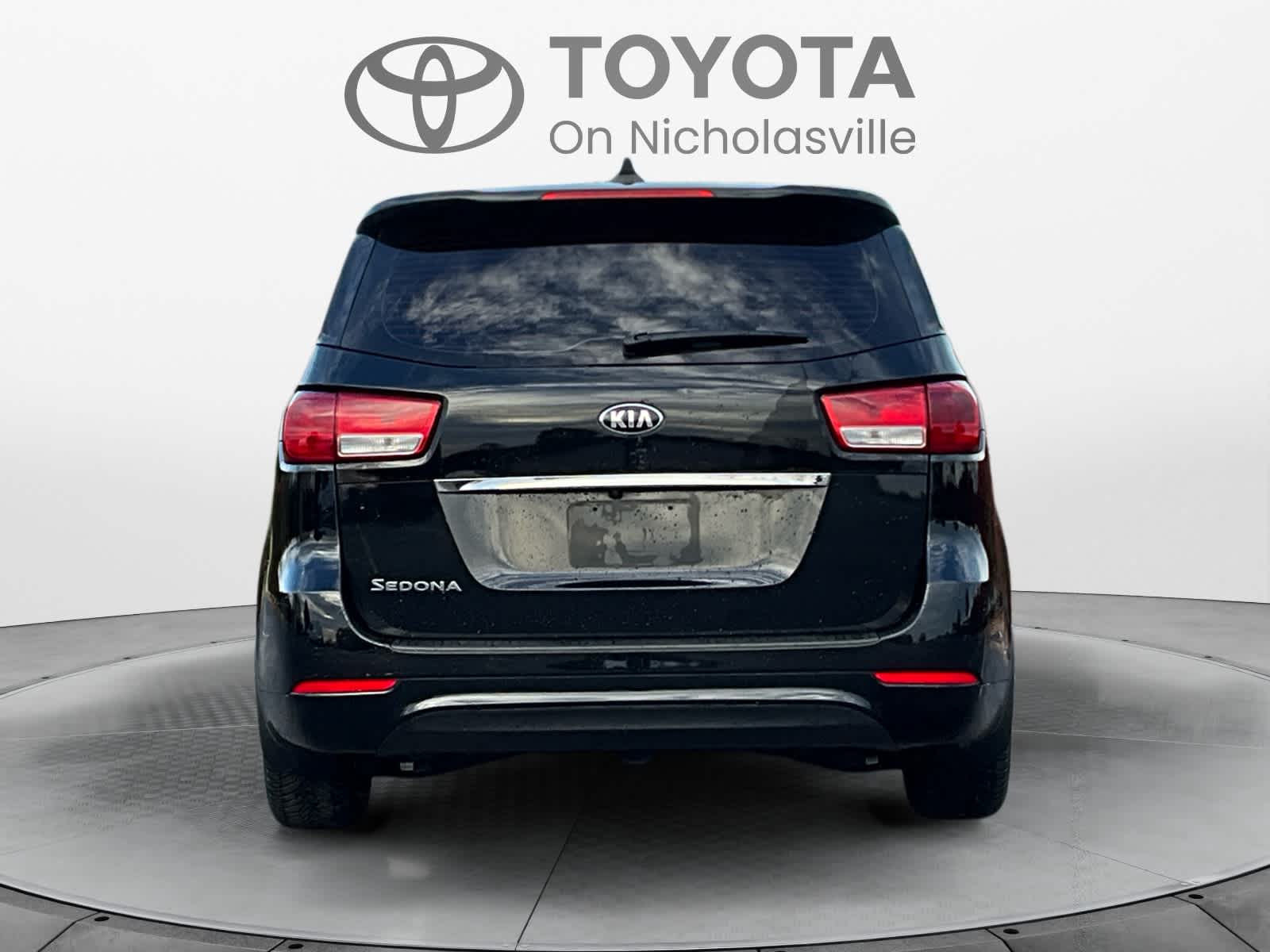 2017 Kia Sedona L