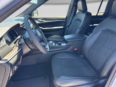 2026 Jeep Grand Cherokee Laredo Altitude