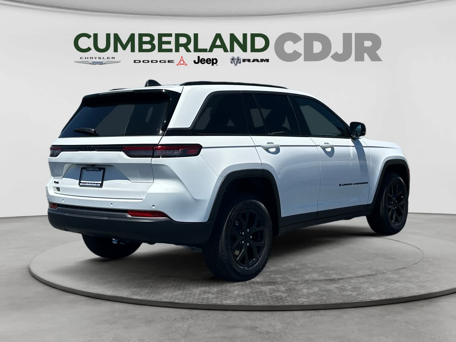 2026 Jeep Grand Cherokee Laredo Altitude